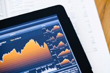 2013_economic_review_of_singapore-article.jpg
