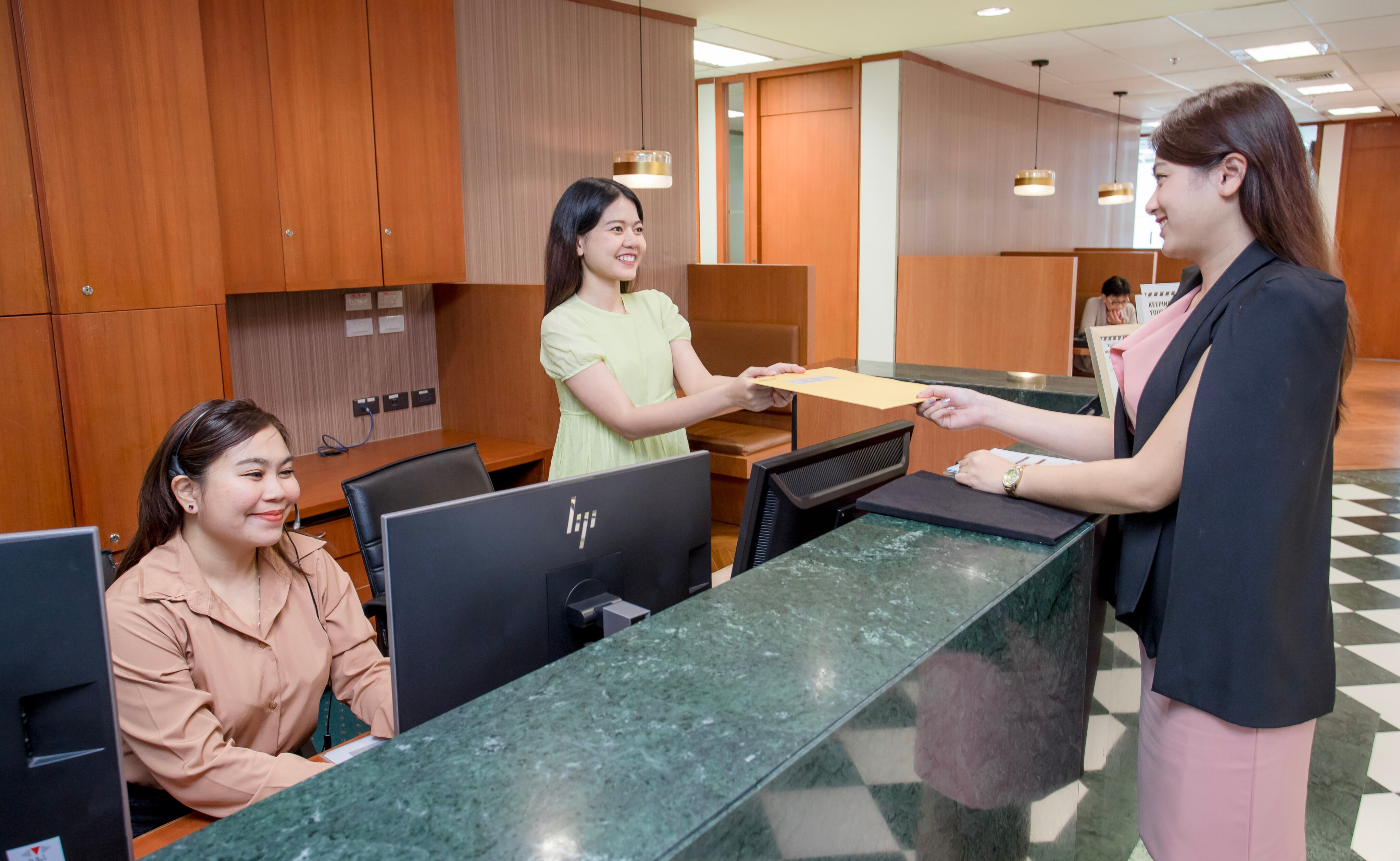 virtual-office-servcorp-singapore-communications.jpg